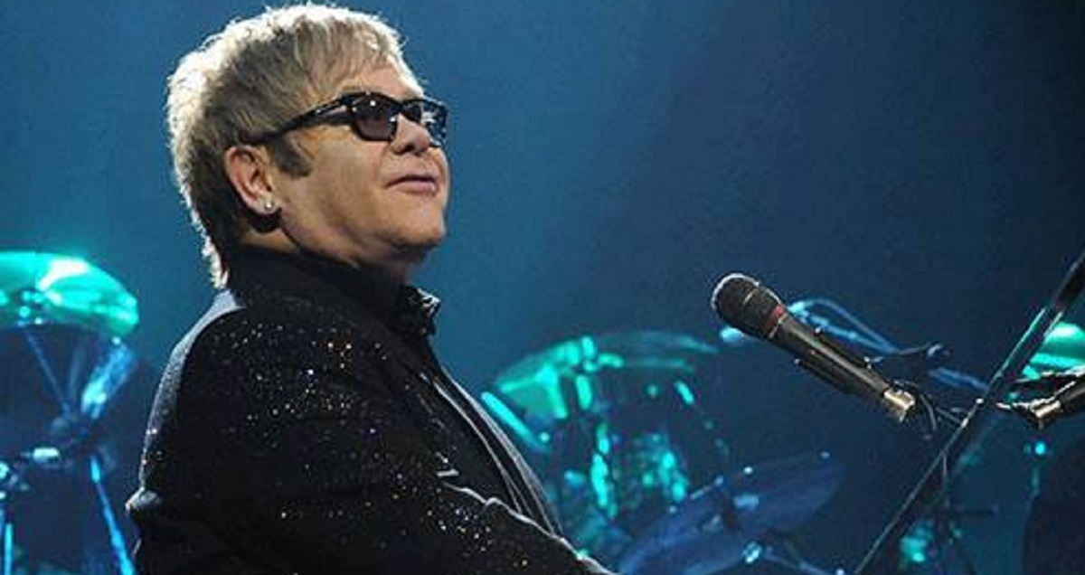 Coeur  vif! Elton John fait la dclaration la plus troublante de sa vie!... 