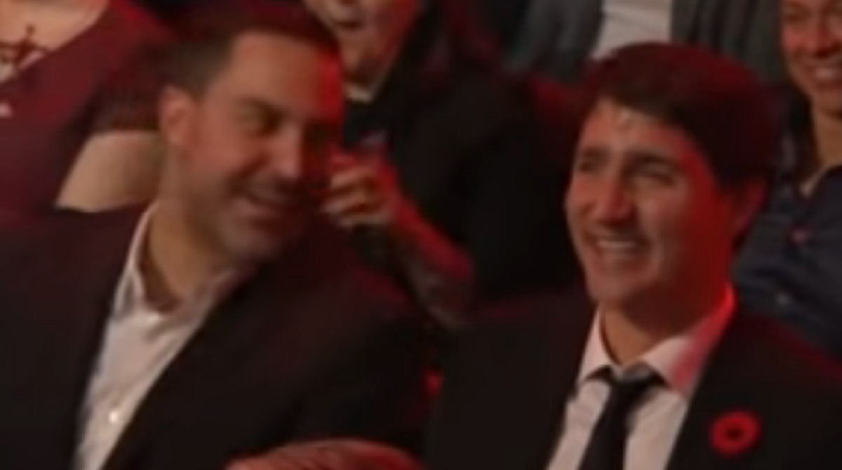 Yann Perreau est ovationn pour sa critique  Justin Trudeau en plein Gala de l'ADISQ