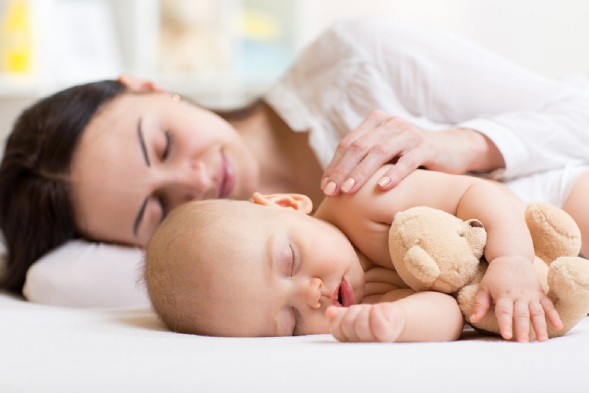 Un enfant devrait dormir avec sa mre jusqu' 3 ans dit un pdiatre