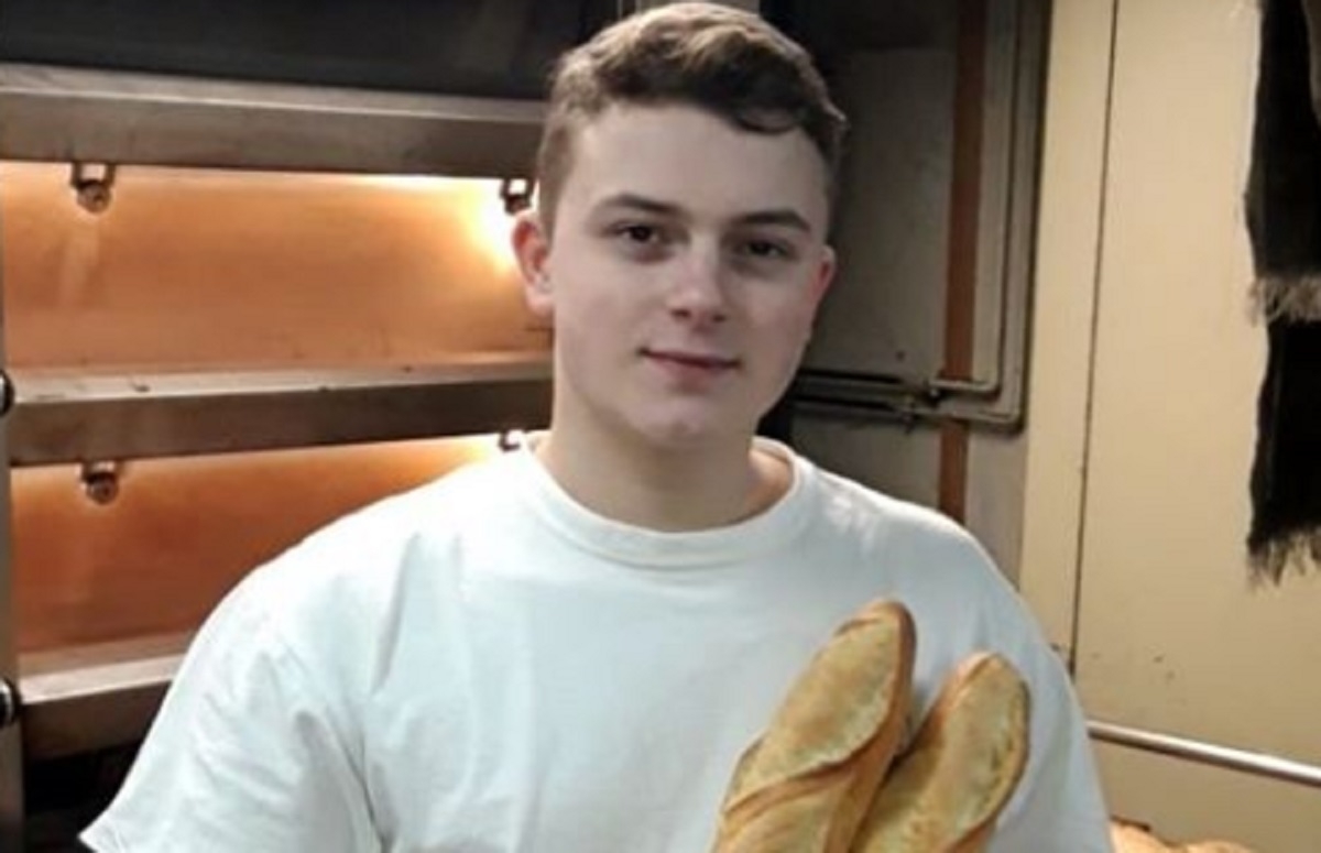 Un jeune de 19 ans achte une boulangerie et emploie ses parents