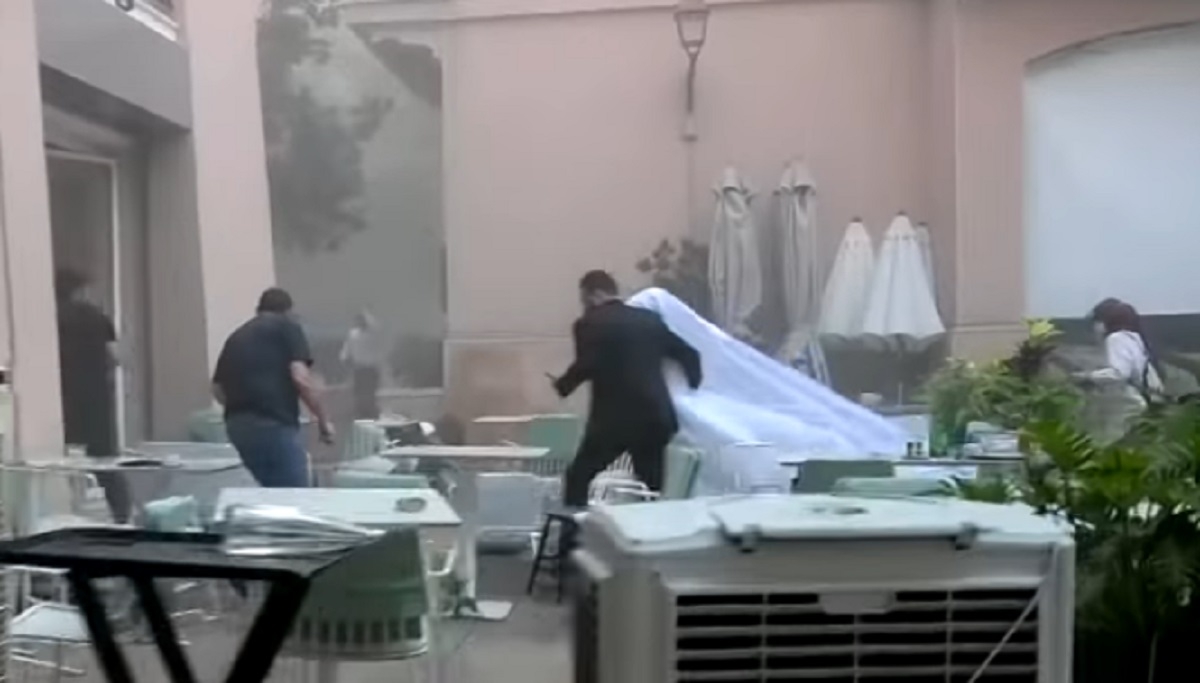 La vido nous montre une marie souffle par l'explosion de Beyrouth