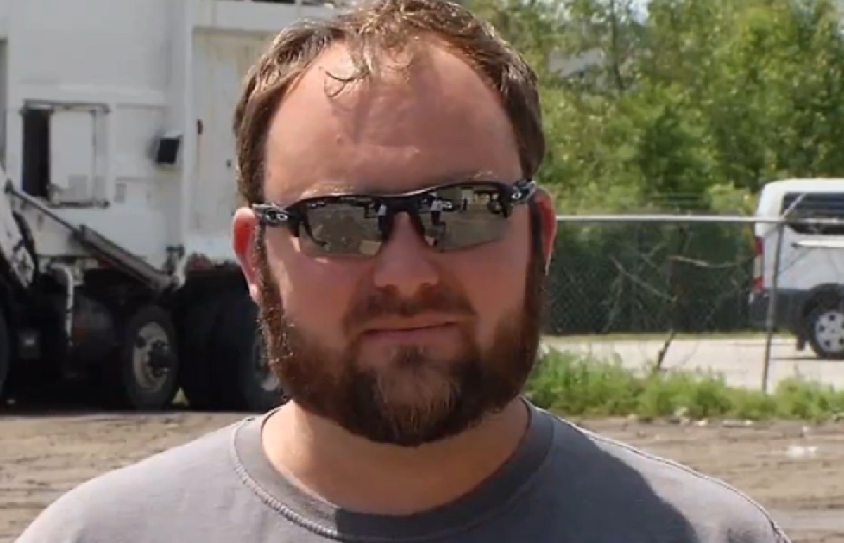 Un �boueur sauve une femme de 90 ans d'une mort certaine parce qu'elle ne sortait plus ses poubelles