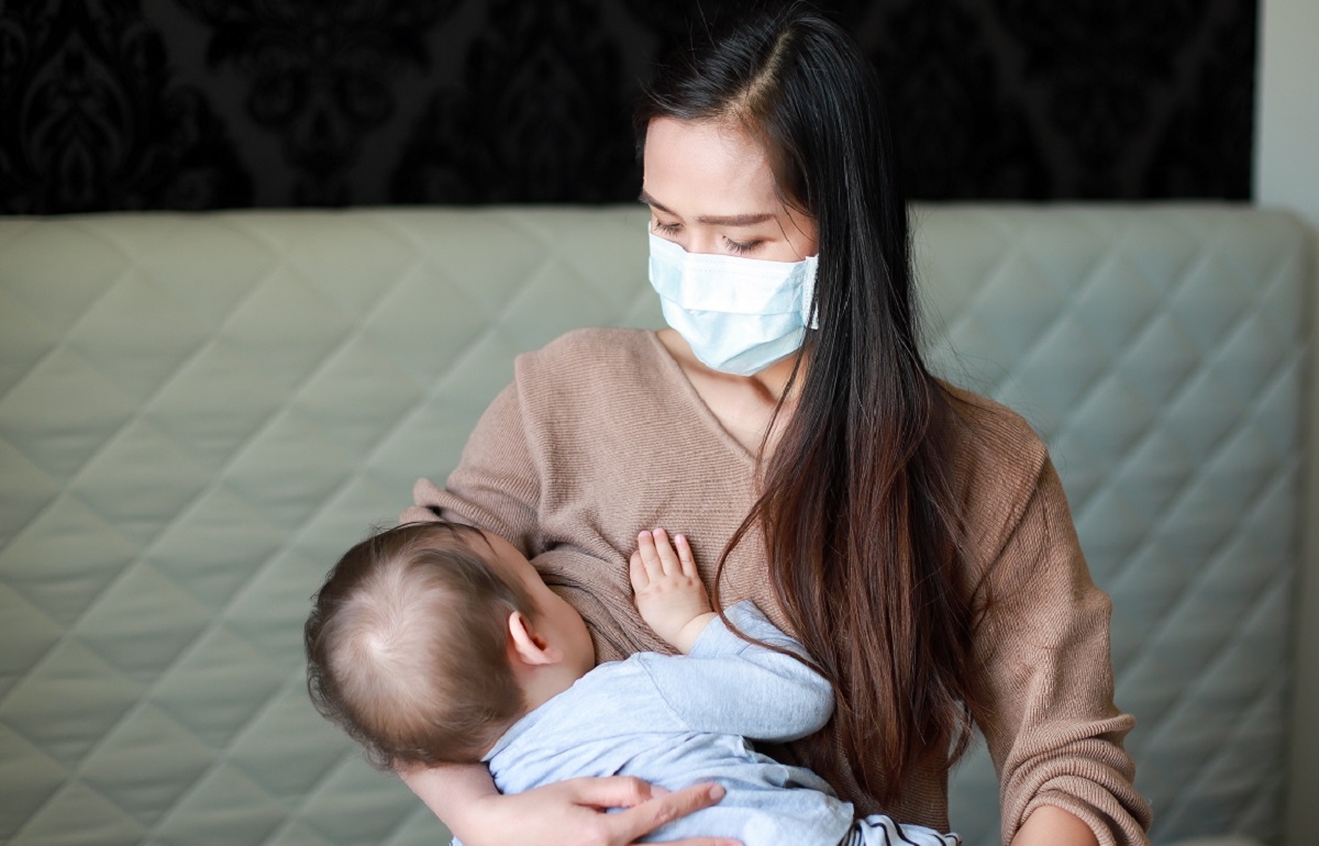 Une maman qui se fait r�primander pour avoir allaiter son b�b� dans un magasin crie sa frustration sur Facebook